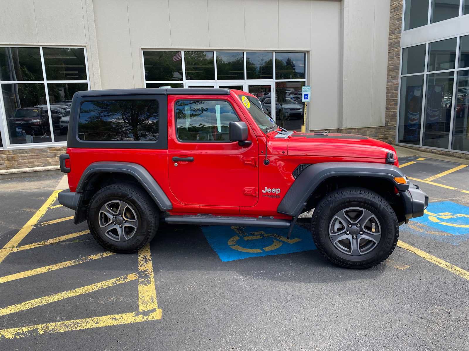 Used 2019 Jeep Wrangler Sport AWD/4WD image 14