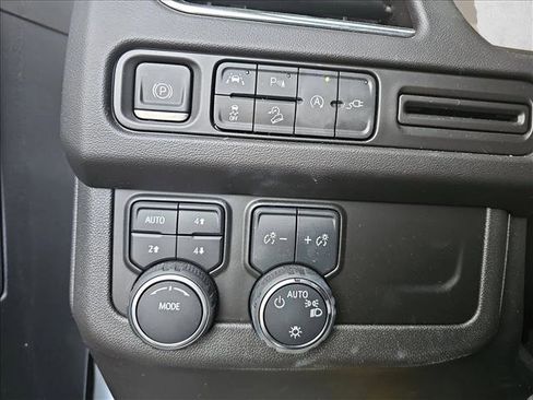 Used 2022 Chevrolet Tahoe Z71 image 21