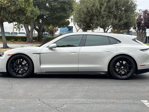 Used 2022 Porsche Taycan GTS image 7