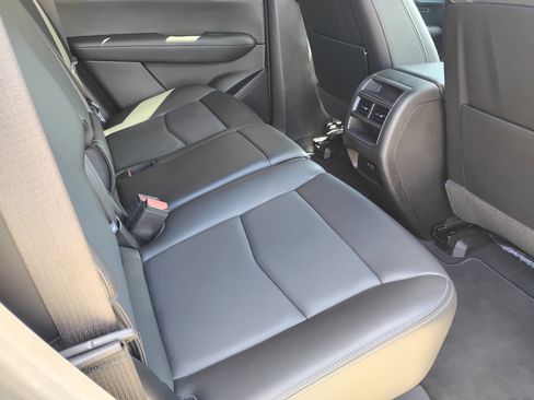 Used 2025 Cadillac XT5 Premium Luxury image 30