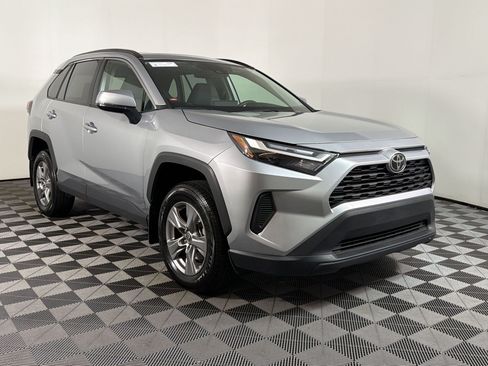 Used 2025 Toyota RAV4 XLE w/ Convenience Package FWD image 19