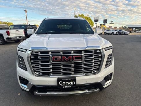 Used 2025 GMC Yukon Denali AWD/4WD image 3