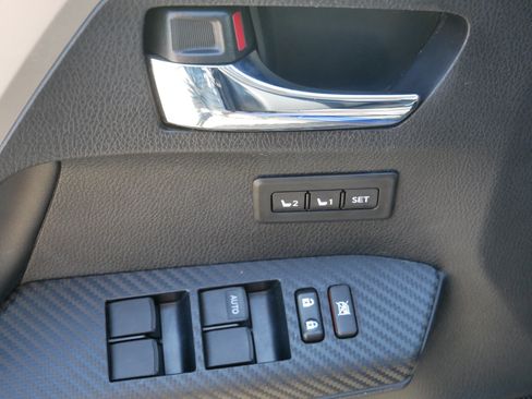 Used 2015 Toyota RAV4 Limited w/ Technology Package AWD/4WD image 19