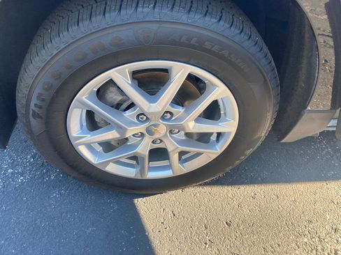 Used 2022 Chevrolet Equinox LT w/ Driver Convenience Package image 31