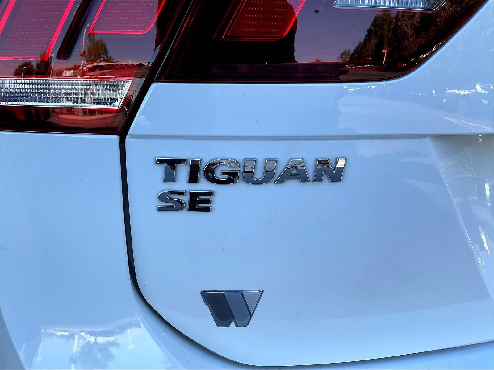 Used 2019 Volkswagen Tiguan SE w/ Panoramic Sunroof Package FWD image 22