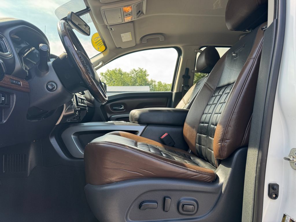 Used 2018 Nissan Titan Platinum Reserve AWD/4WD image 18