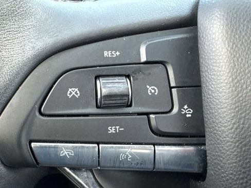 Used 2024 Cadillac XT6 Luxury FWD image 27