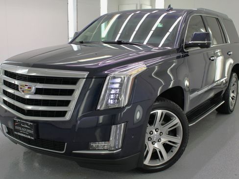 Used 2018 Cadillac Escalade Luxury image 28