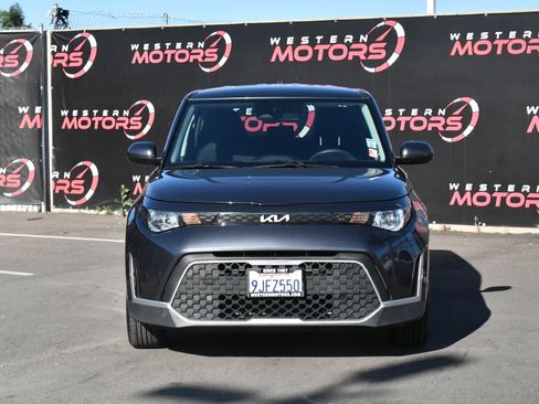 Used 2024 Kia Soul LX w/ Option Group 015 FWD image 2