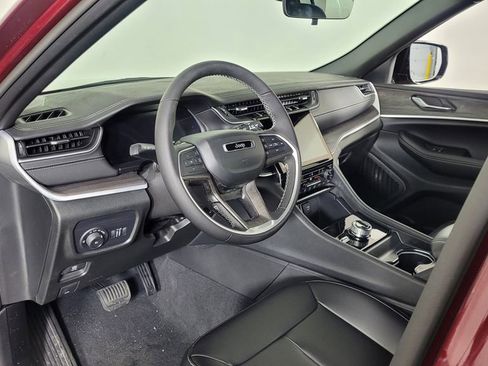 New 2025 Jeep Grand Cherokee Limited image 14