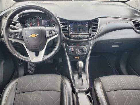 Used 2020 Chevrolet Trax LT w/ LT Convenience Package AWD/4WD image 20