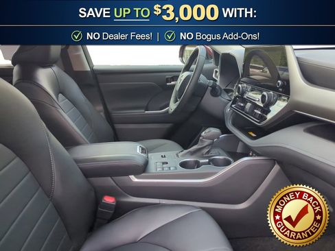 Used 2025 Toyota Highlander XLE FWD image 22