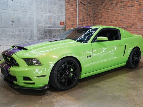 Used 2013 Ford Mustang GT Premium w/ Brembo Brake Pkg RWD image 6