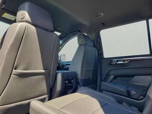 New 2026 Chevrolet Suburban LT w/ Comfort Package RWD image 15