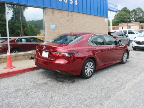Used 2022 Toyota Camry LE FWD image 4