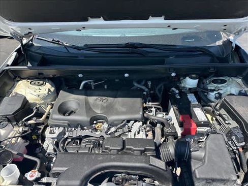Used 2021 Toyota RAV4 XLE AWD/4WD image 25
