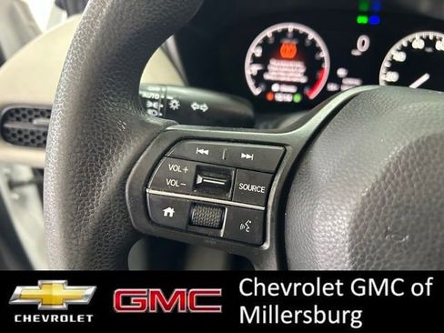 Used 2023 Honda HR-V LX image 17