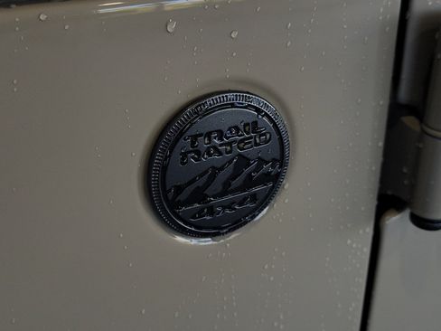 Certified 2022 Jeep Wrangler Sport AWD/4WD image 7
