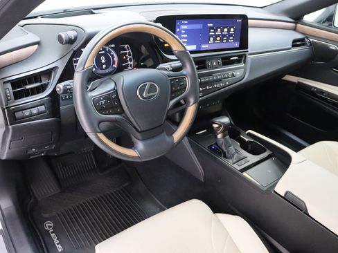 Used 2025 Lexus ES 350 Ultra Luxury w/ Accessory Package (Z2) FWD image 13