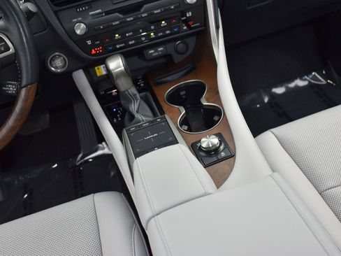 Used 2022 Lexus RX 350L FWD w/ Premium Package image 18