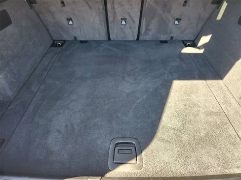 Used 2022 BMW X6 xDrive40i w/ M Sport Package image 31