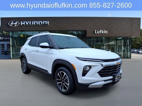 Used 2024 Chevrolet TrailBlazer LT FWD image 1