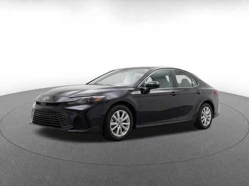 Used 2025 Toyota Camry LE FWD image 3