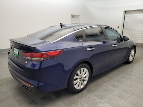 Used 2018 Kia Optima S FWD image 9