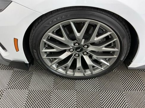 Used 2025 Ford Mustang GT Premium image 26