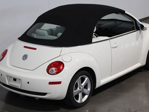Used 2007 Volkswagen Beetle Triple White Edition FWD image 19