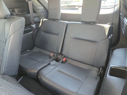 Used 2024 Mitsubishi Outlander AWD image 15