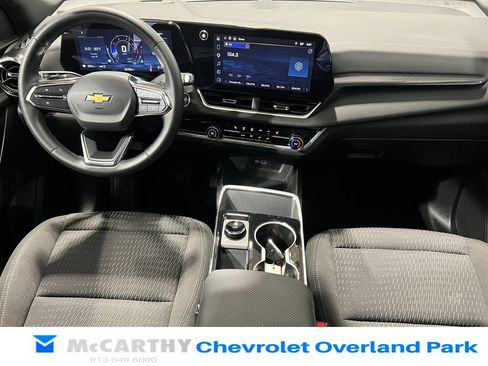 Used 2026 Chevrolet Equinox LT AWD/4WD image 23