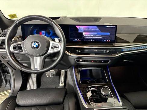 Used 2025 BMW X5 xDrive40i w/ M Sport Package AWD/4WD image 13