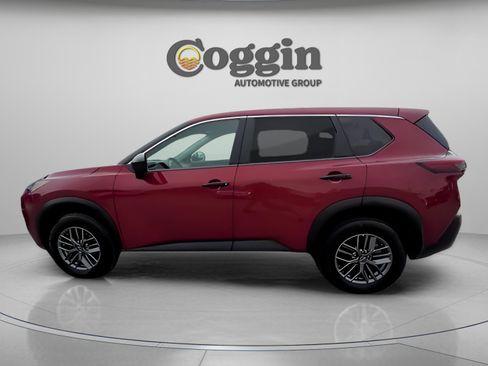 Used 2023 Nissan Rogue S image 3