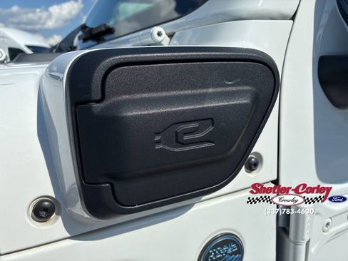 Used 2024 Jeep Wrangler Unlimited Rubicon 4xe AWD/4WD image 11