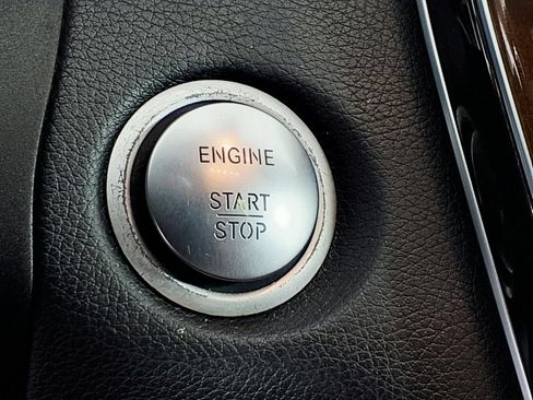 Used 2015 Mercedes-Benz C 300 4MATIC Sedan image 21