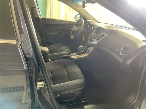 Used 2015 Chevrolet Cruze LT image 22