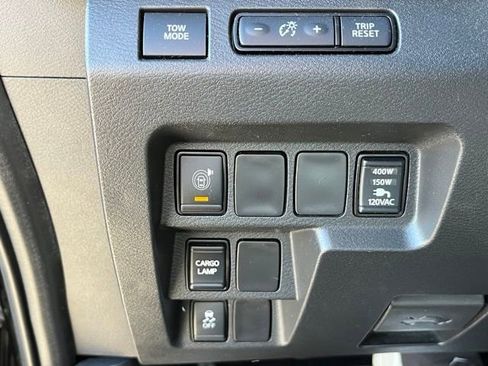 Used 2022 Nissan Frontier SV RWD image 18