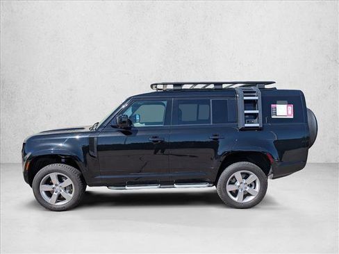 Used 2023 Land Rover Defender 130 X-Dynamic SE AWD/4WD image 9