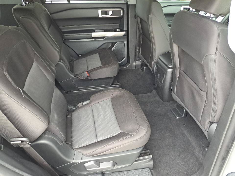 Used 2023 Ford Explorer XLT RWD image 18