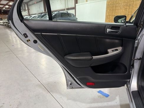 Used 2005 Honda Accord EX-L image 29