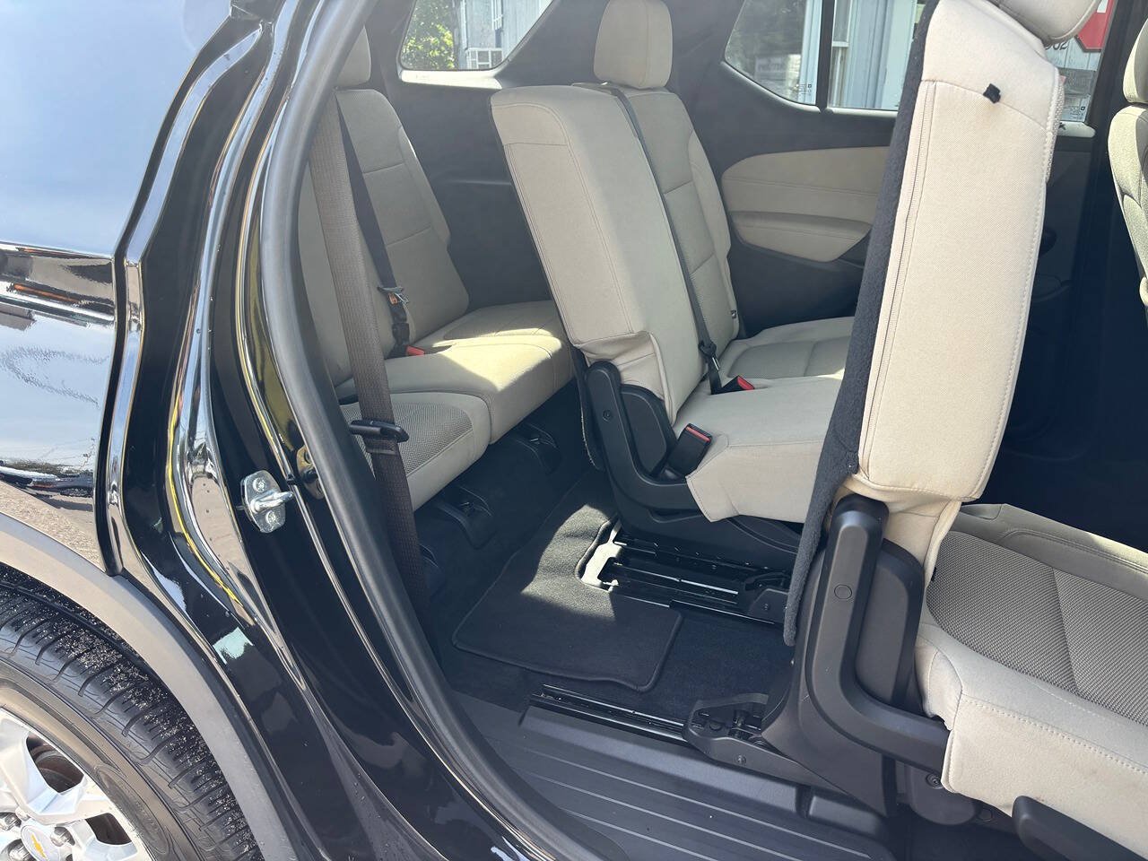 Used 2022 Chevrolet Traverse LS AWD/4WD image 14