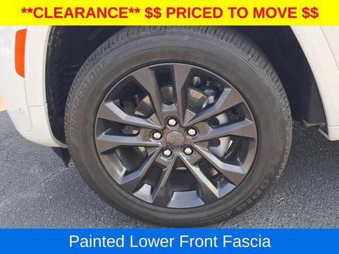 Used 2026 Jeep Grand Cherokee Limited AWD/4WD image 32