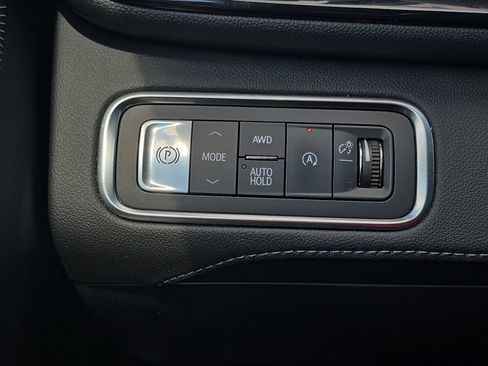 Certified 2025 Buick Enclave Avenir w/ LPO, Floor Liner Package AWD/4WD image 29