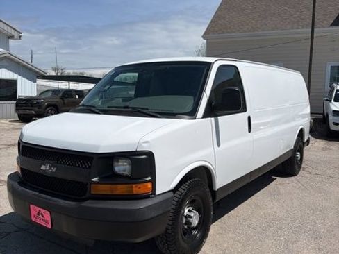 Used 2016 Chevrolet Express 2500 Extended RWD image 4