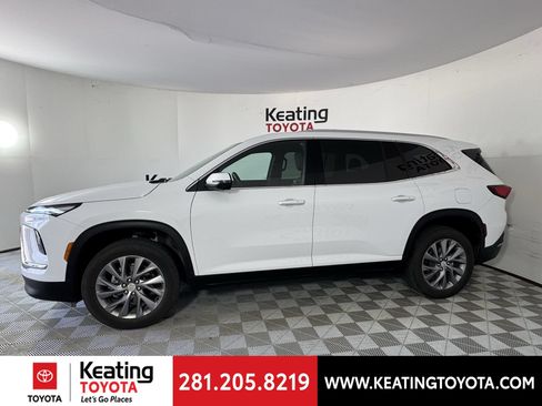 Used 2025 Buick Enclave Preferred AWD/4WD image 8