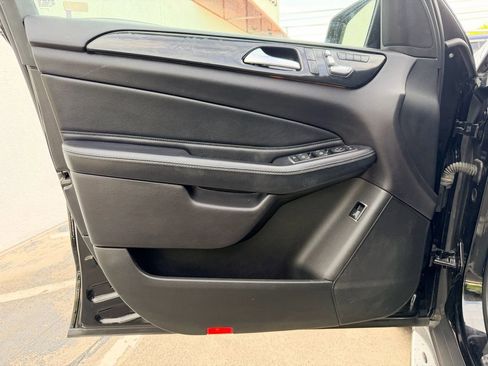 Used 2017 Mercedes-Benz GLS 450 4MATIC image 25