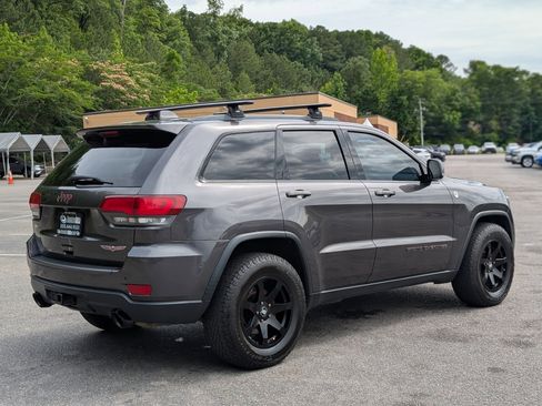 Used 2017 Jeep Grand Cherokee Trailhawk w/ Trailhawk Luxury Group AWD/4WD image 9