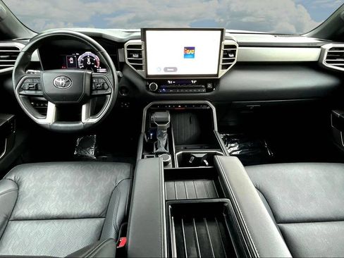 Used 2025 Toyota Tundra Limited AWD/4WD image 10