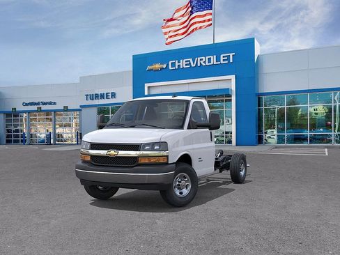 New 2025 Chevrolet Express 3500 w/ Power Convenience Package image 8